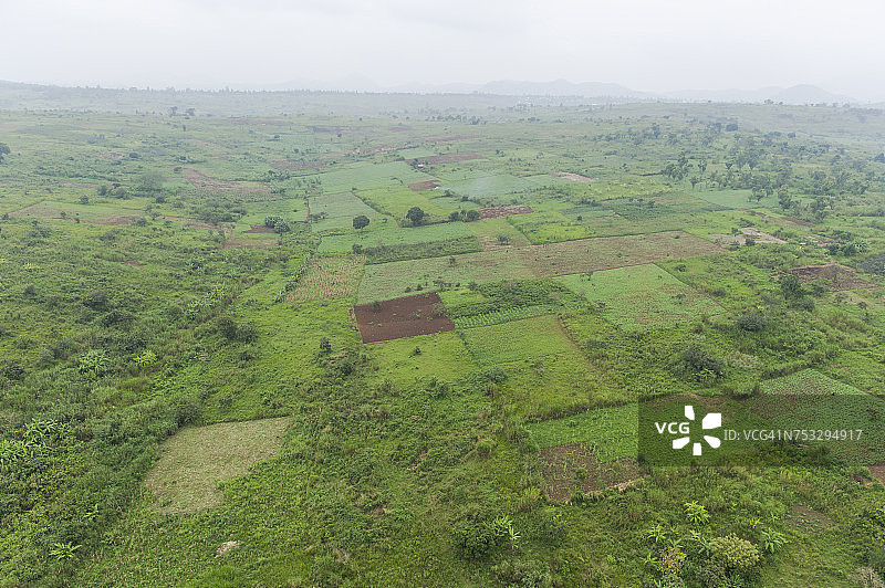 刚果民主共和国伊图里省布尼亚附近的乡村景观图片素材