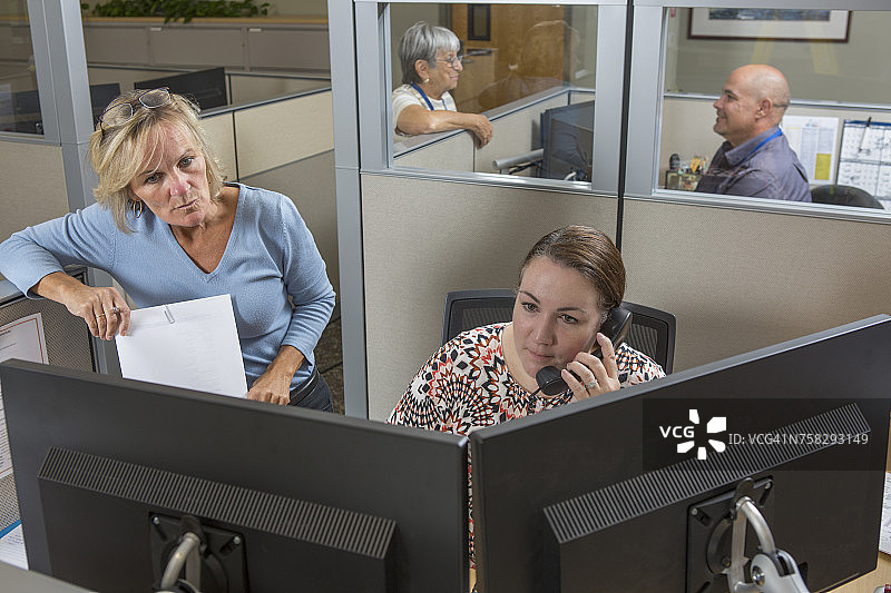 电力公司客服中心的高管图片素材