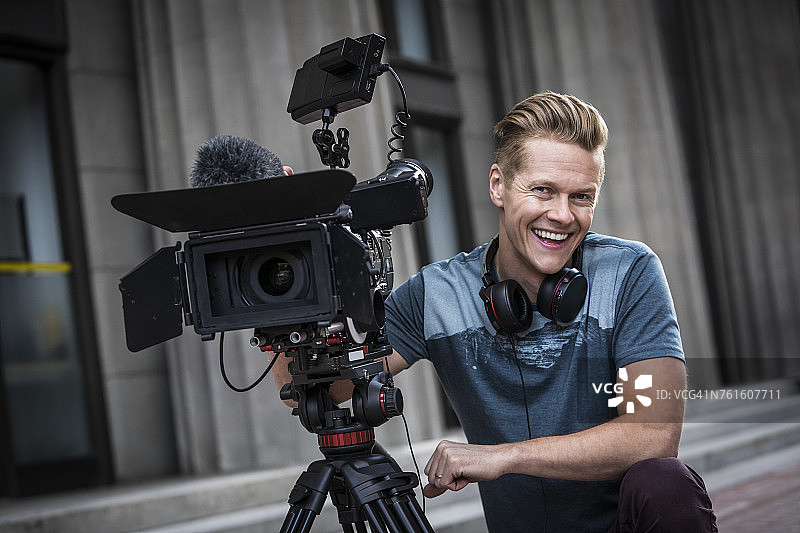 微笑的摄像师图片素材