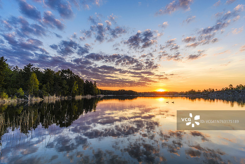 落日湖图片素材