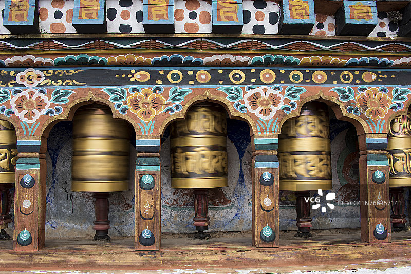 不丹帕罗宗的传统祈祷轮图片素材