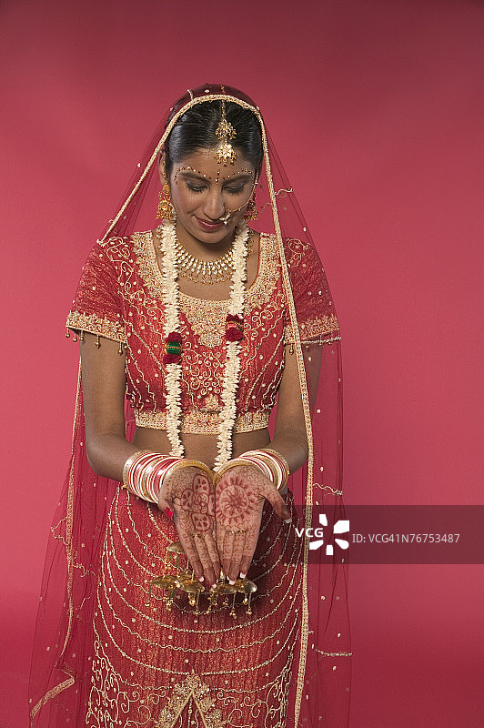 有海娜纹身的新娘图片素材