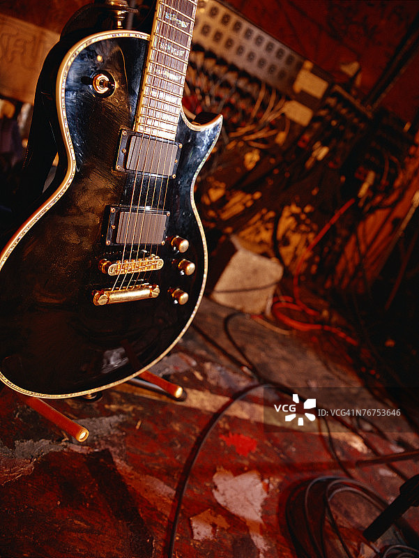 舞台上的吉他图片素材