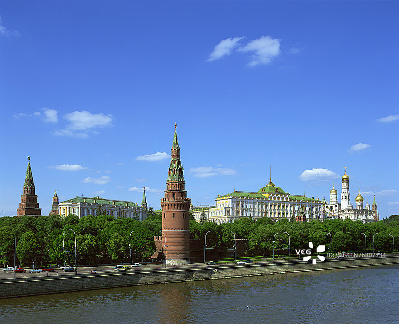 俄罗斯莫斯科克里姆林宫和莫斯科河图片素材