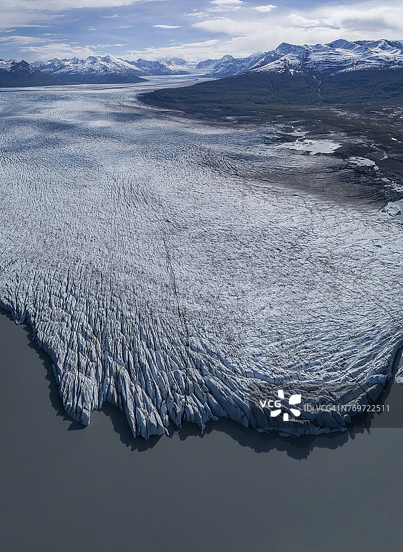 美国阿拉斯加州克尼克冰川泻湖冰川鸟瞰图片素材