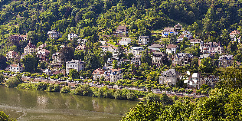 德国海德堡内卡河畔的豪宅区景观图片素材