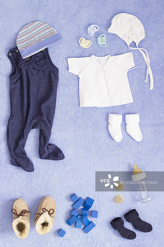 男婴的婴儿装图片素材