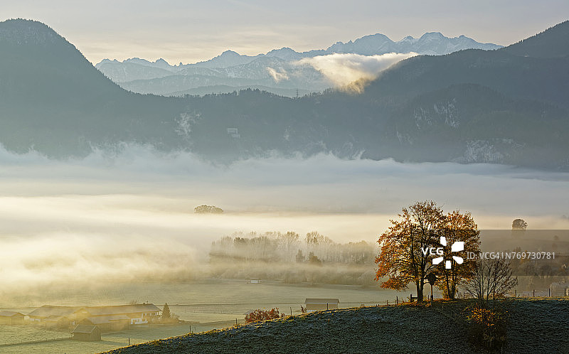 德国格罗斯韦尔洛萨赫莫尔的日出图片素材