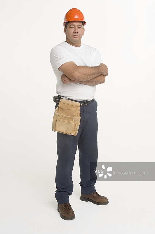 建筑工人，双臂交叉图片素材