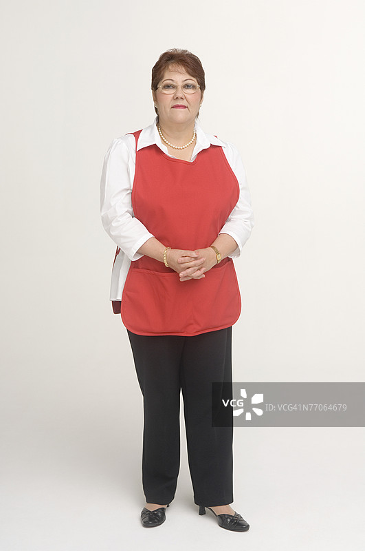 收银员看着镜头图片素材