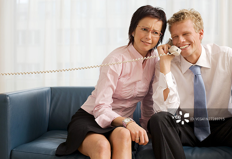 正在通话的商务人士图片素材