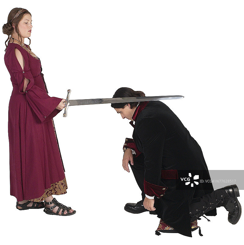 公主授爵跪地男子图片素材