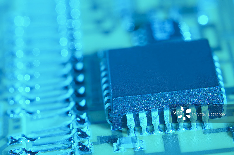 主板上的微芯片图片素材