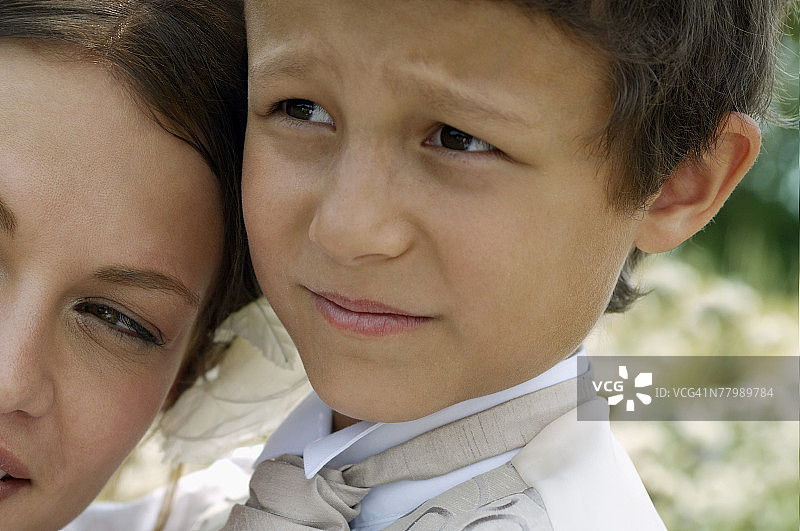 乡村新娘和男花童图片素材