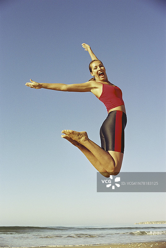 在半空中的女人图片素材