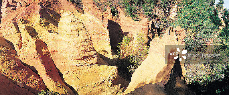 风化的砂岩悬崖图片素材