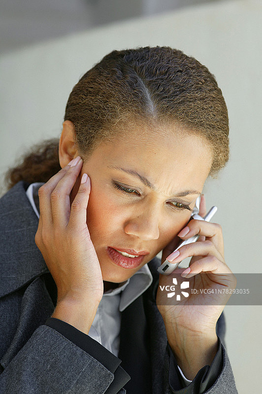 打电话的女人图片素材