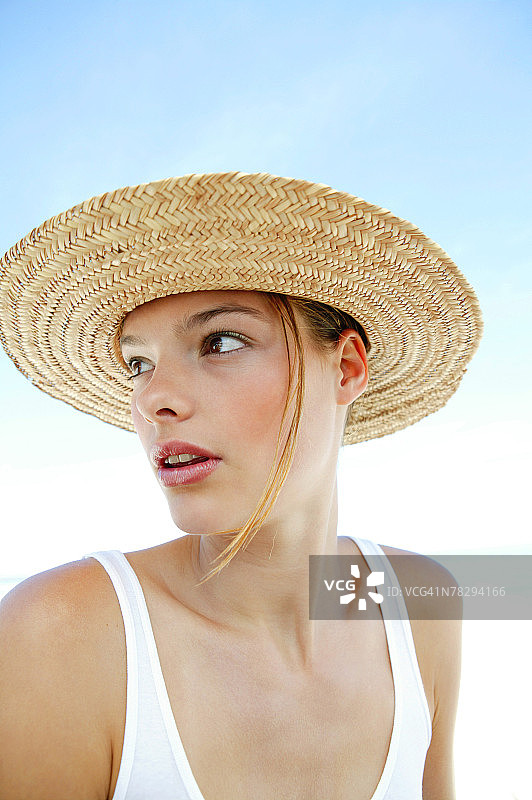 面部表情紧张的女人图片素材