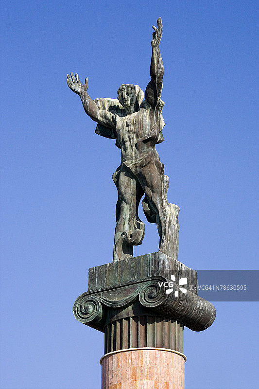 西班牙太阳海岸的巴努斯港雕像图片素材