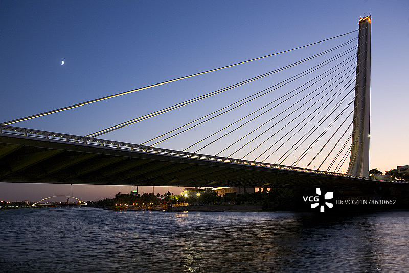 西班牙塞维利亚阿拉米约桥图片素材