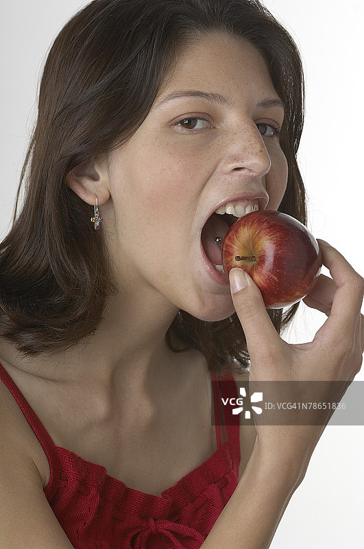 女人吃苹果图片素材
