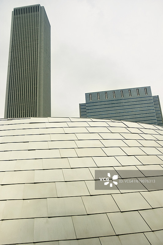 从低角度看芝加哥市的建筑，伊利诺伊州，美国图片素材
