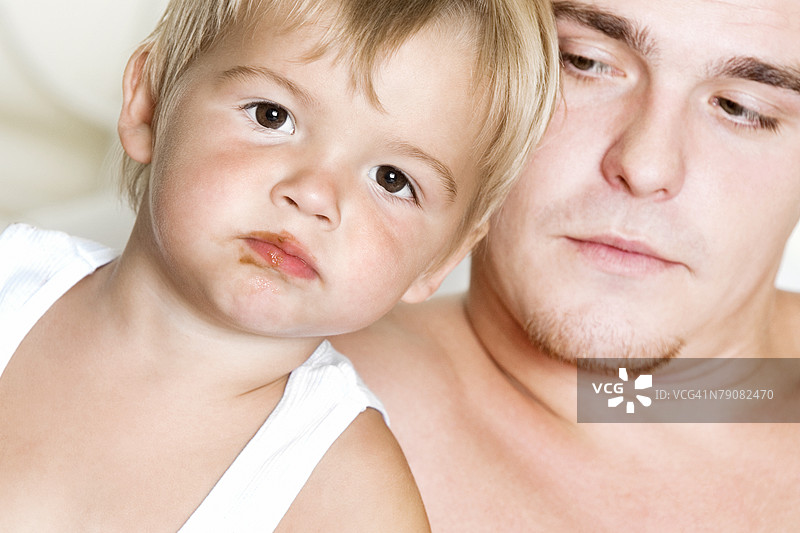 父亲和儿子的特写镜头图片素材