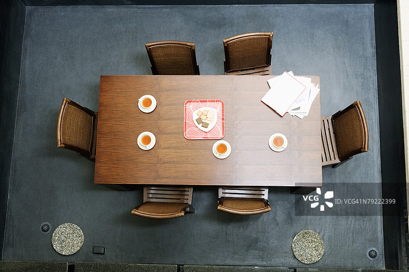 会议桌的高角度视图图片素材