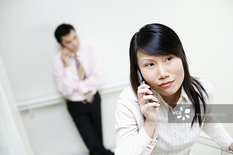 商务女性在通话中的特写镜头图片素材