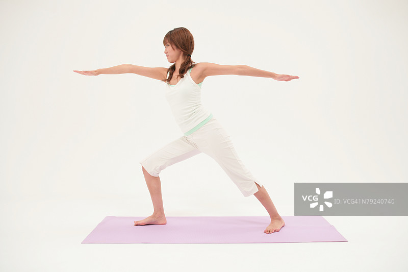 做瑜伽的女人图片素材