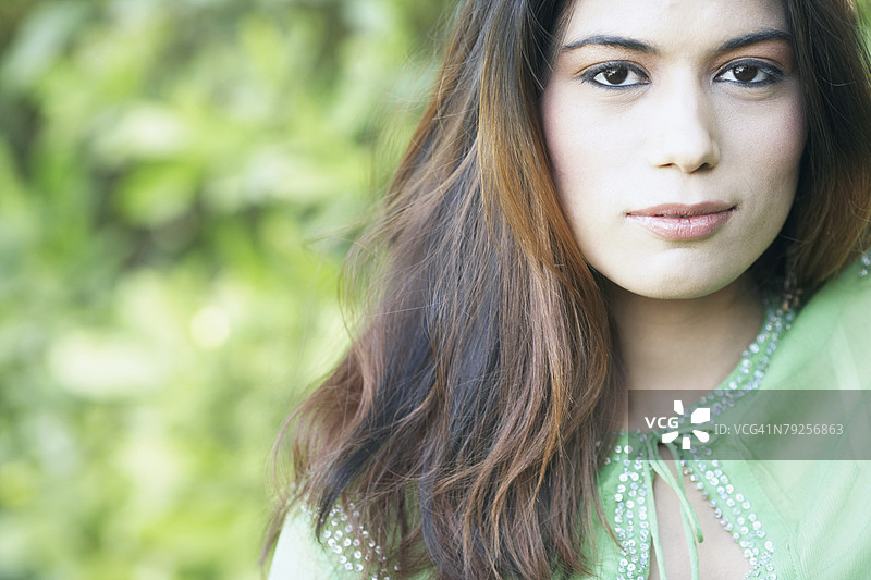 年轻女性的肖像图片素材