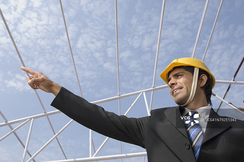 建筑工地上建筑师的低角度视图图片素材