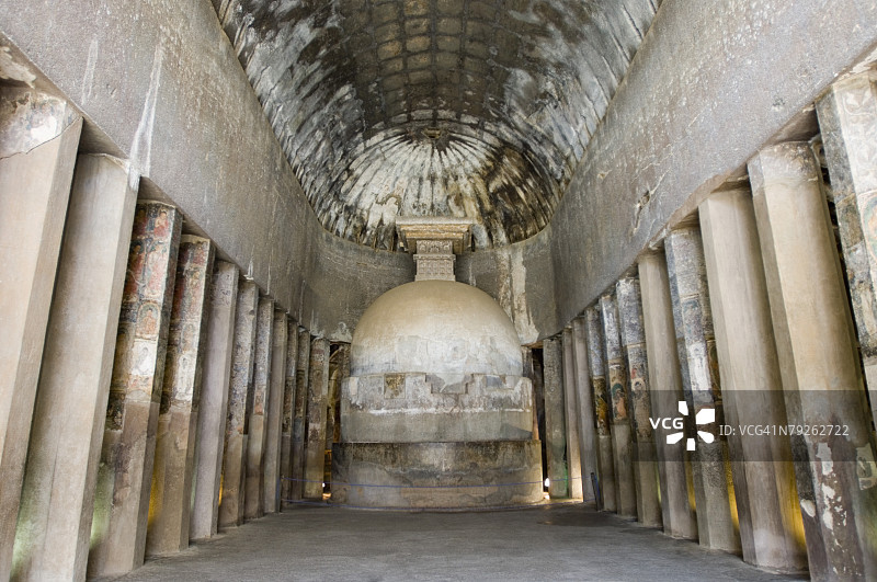 印度马哈拉施特拉邦阿旃陀石窟的柱子图片素材