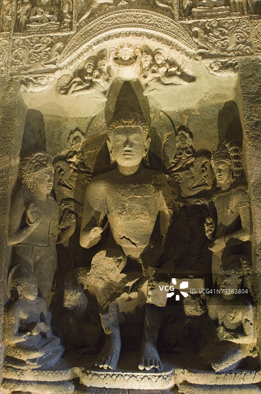 印度马哈拉施特拉邦阿旃陀石窟中的佛像图片素材