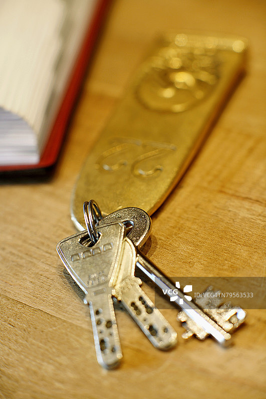 房间钥匙特写图片素材