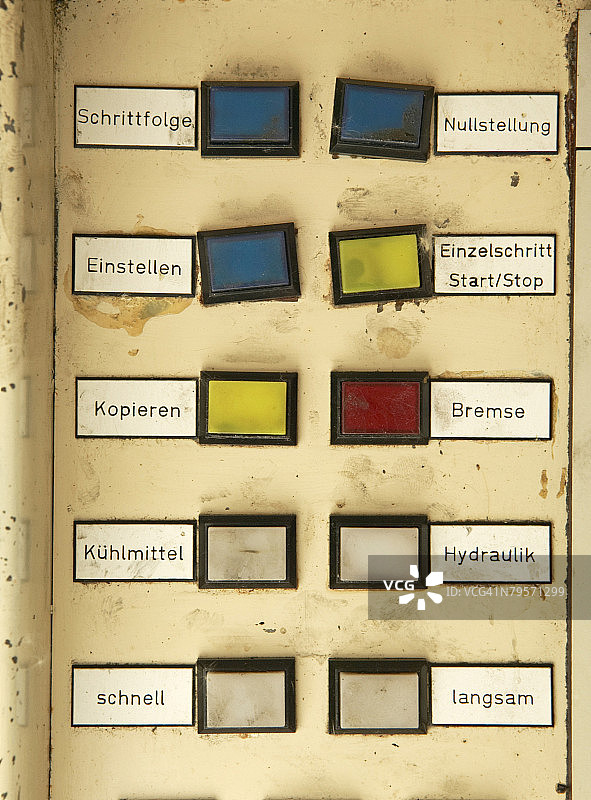 带指示标签的按钮特写图片素材