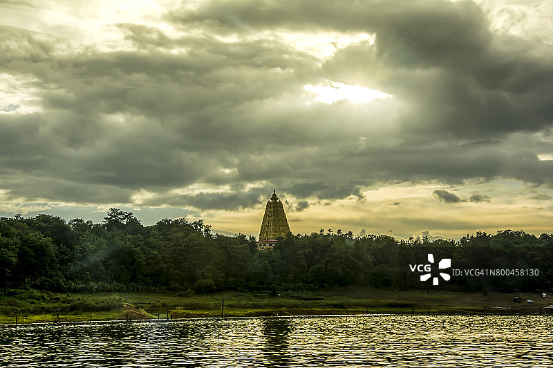 泰国北碧府桑卡拉武里日落图片素材