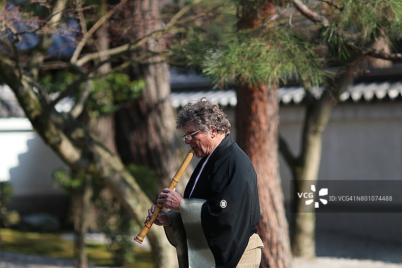 吹奏尺八图片素材