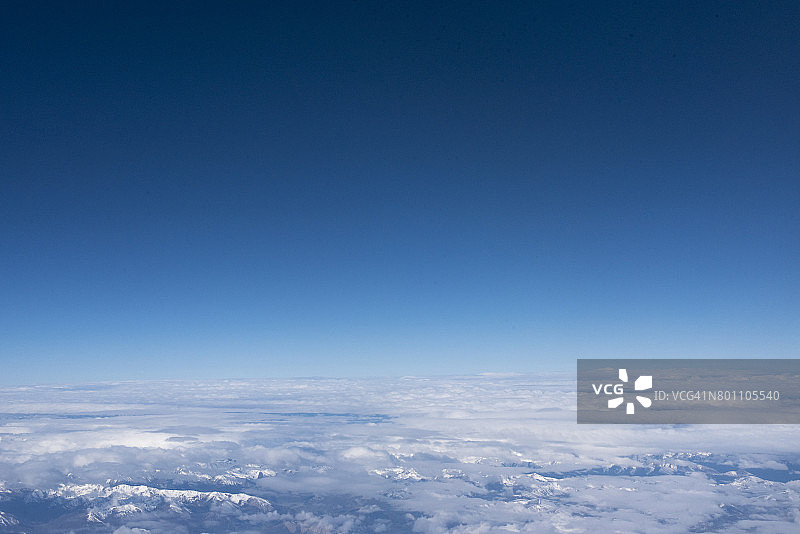 中国藏东昌都的雪山航拍景观图片素材