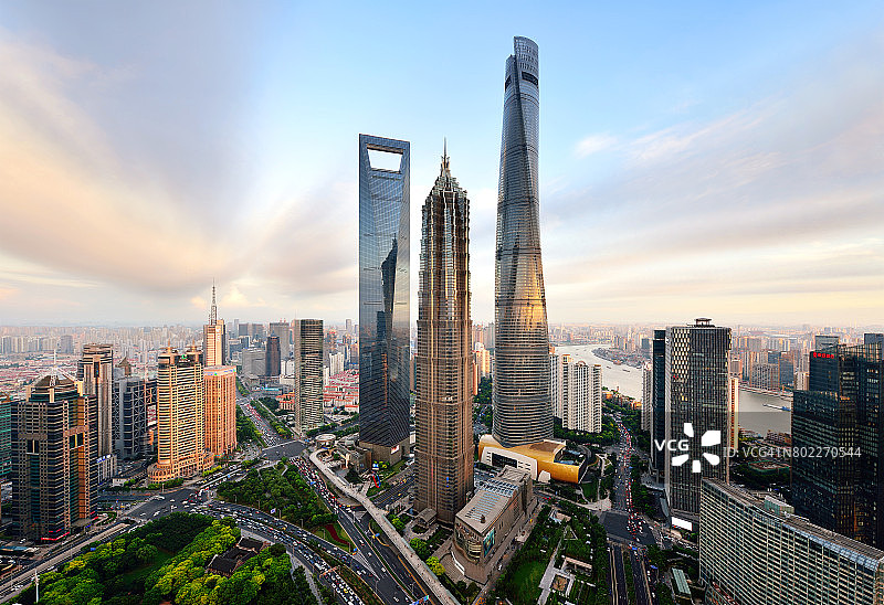 上海陆家嘴地标摩天大楼图片素材
