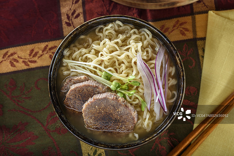 烤猪肉味噌拉面图片素材