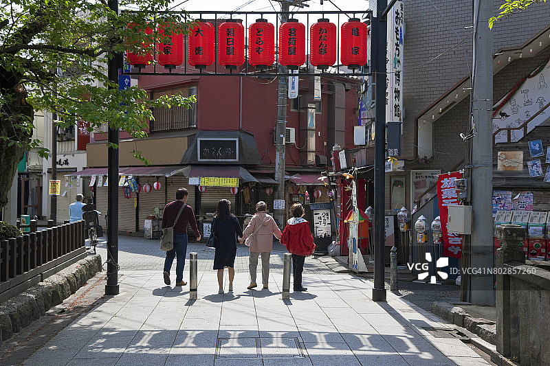 日本东京下町区帝释天参道老街图片素材