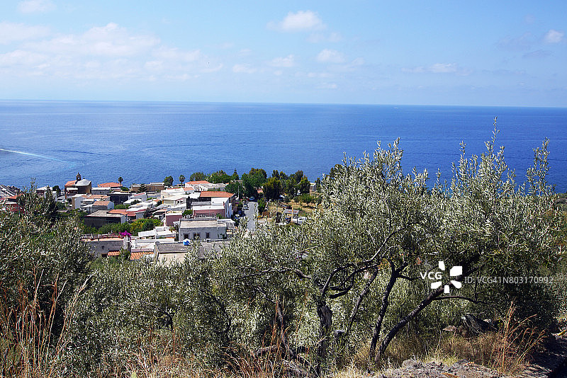 萨利纳岛里内拉村鸟瞰图片素材