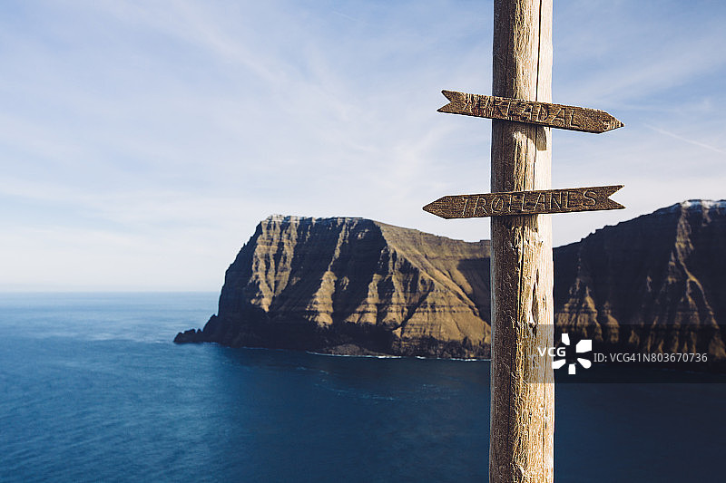 从米克拉达鲁尔到特罗拉内斯 - 卡尔索岛图片素材