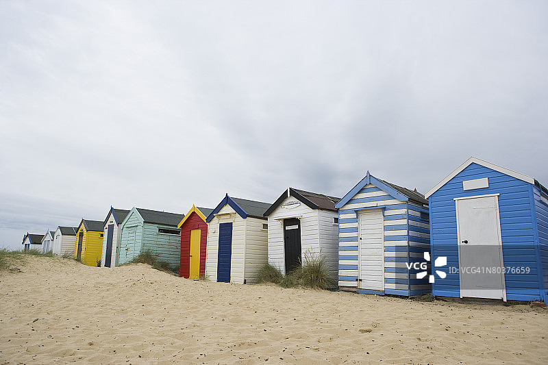 一排海滩小屋图片素材