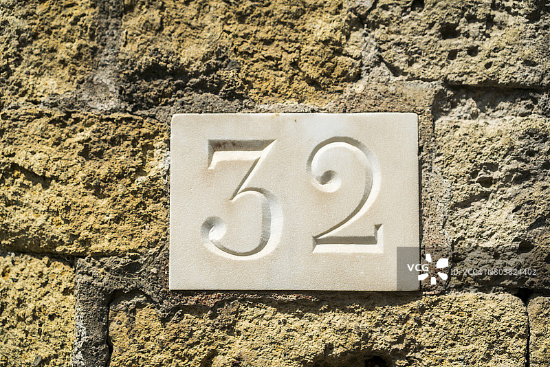 门牌号码“32”图片素材