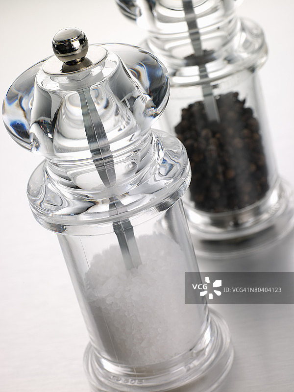 盐和胡椒粉罐图片素材