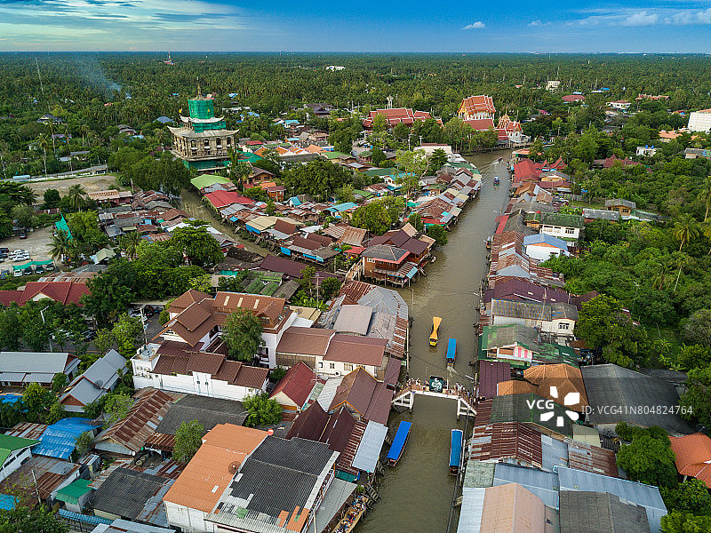 泰国夜功府安帕瓦水上市场图片素材