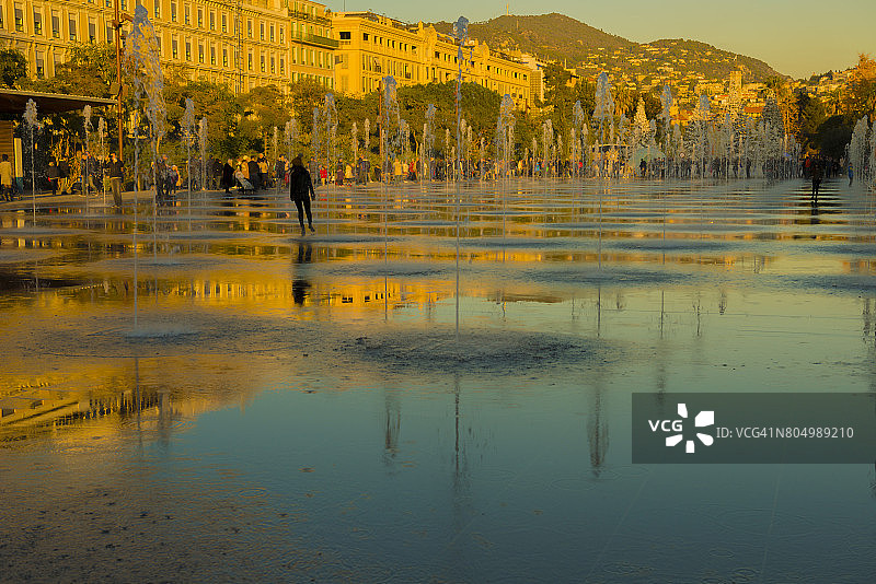 尼斯马塞纳广场带喷泉图片素材