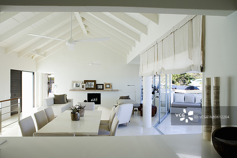 客厅和阳台图片素材